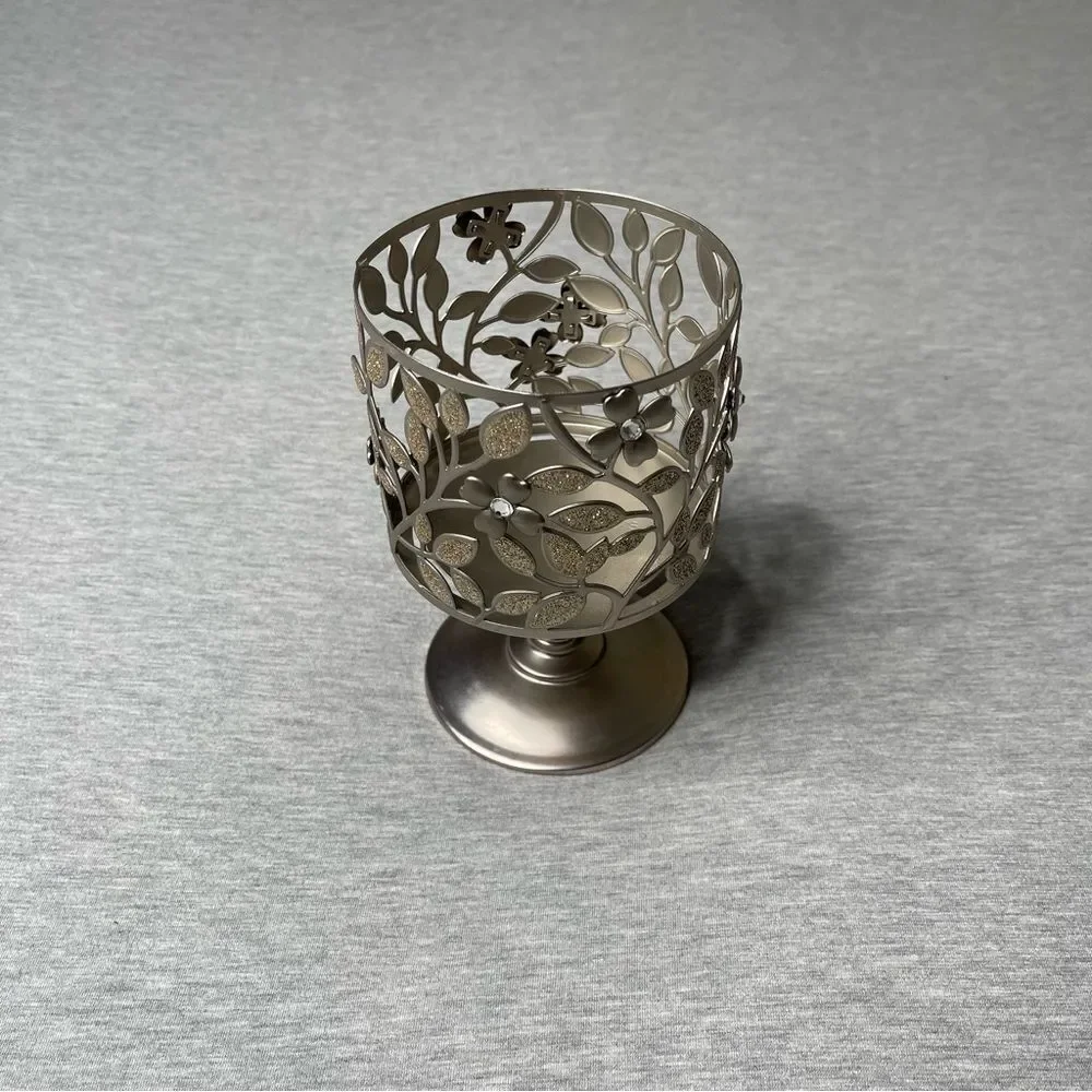 Bath & Body Works 3-Wick Silver Flower Sparkle Jeweled Pedestal Candle Holder